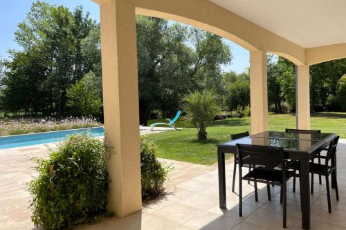 Rayet Casa | Countryside getaway family stay air-conditioned swimming pool
