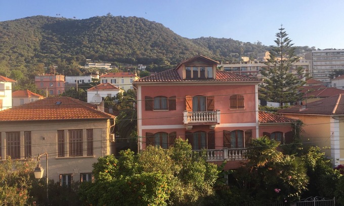 Ajaccio Apartamento | Campo en la ciudad, playa y tiendas en la calle.