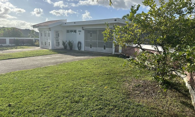 Las Piedras Casa | Countryside villa- 3 bedroom, 2 bath close to rainforest!