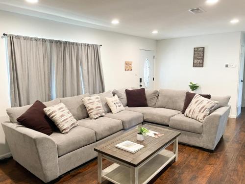 Keller Casa | County Chic Pets Ok Tx Motor Speedway Nearby By Vacation Your Way