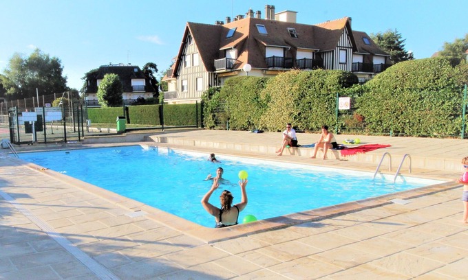 Deauville City Centre Apartamento | Clasificados 4 ****, tenis, piscina, estacionamiento, ropa de cama incluida, WIFI, equipo y parque
