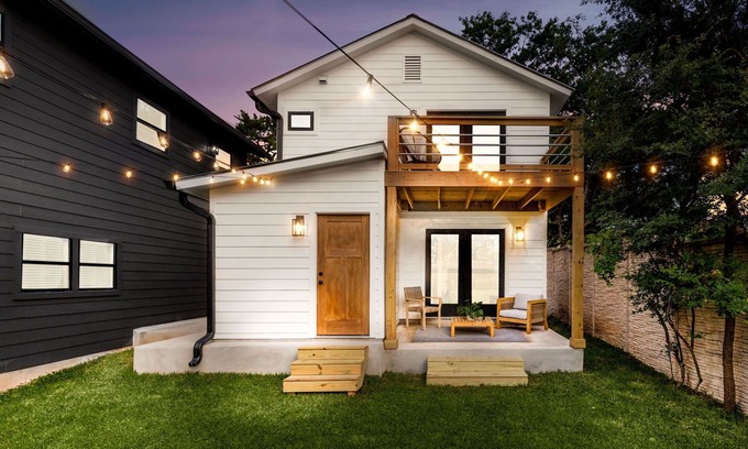Canyon Lake Apartamento | Couple's Lake House - pet friendly - kayaks & SUP boards
