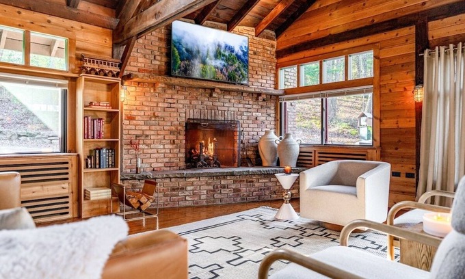 Beemerville Cabina | Couple's Retreat Lodge|Hot Tub| RiverViews|Tennis