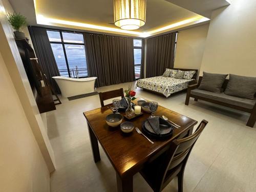 Sawang Casa | Couple Suite with Ocean View & Relaxing Tub Batangas