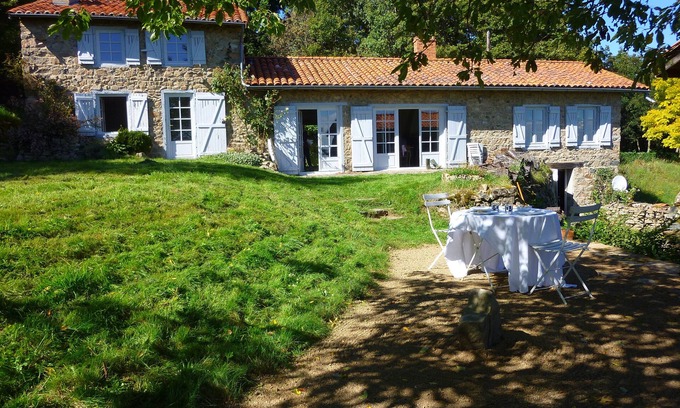 Cherier Cabaña | Parejas y familias, Montaña y viñedos, Arboretum, Corazón de la naturaleza