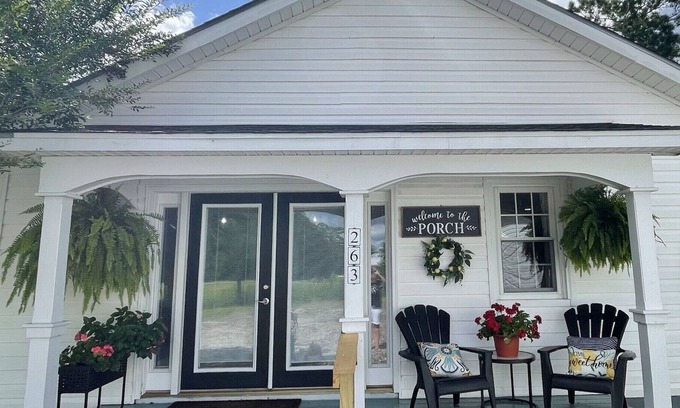 Core Creek Cabaña | Couples retreat! Enjoy this newly remodeled hidden gem.