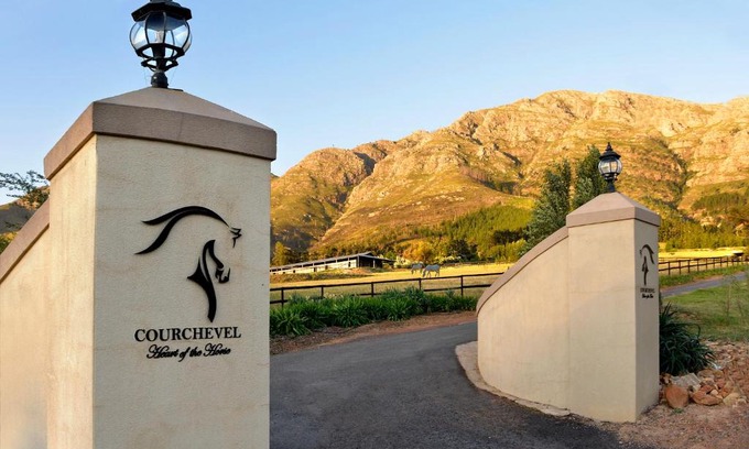 Franschhoek Chalet De Esquí | Courchevel Cottages