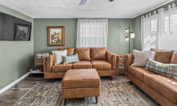 Prineville Casa | Court Street Cottage | Downtown Prineville Getaway