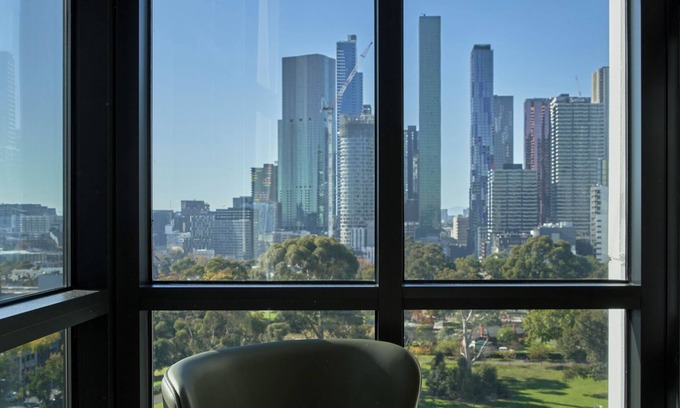 Melbourne Central Business District Hotel | Courtyard By Marriott Melbourne Flagstaff Gardens