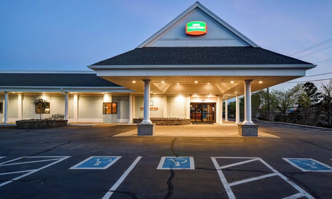 Hyannis Hotel | Courtyard By Marriott Cape Cod Hyannis