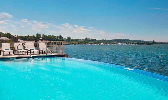 Erie Hotel | Courtyard by Marriott Erie Bayfront