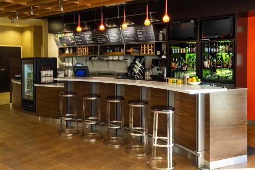 Beaumont Residential Hotel | Courtyard by Marriott Lexington Keeneland/Airport