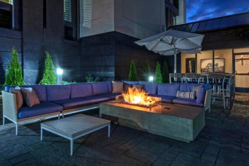 Music Row Hotel | Courtyard by Marriott Nashville Vanderbilt West End