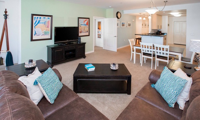 Sandbridge Condominio | Courtyard condo near the ocean with W/D, outdoor pool & gym