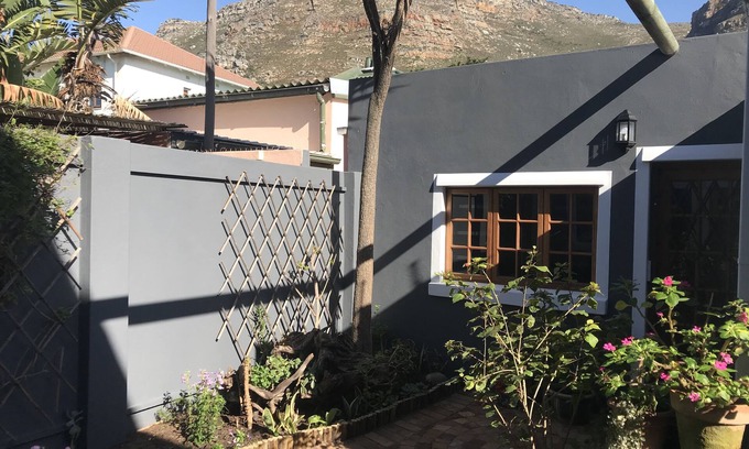 Muizenberg Cabaña | Courtyard Cottage Muizenberg; Acogedor apartamento estudio