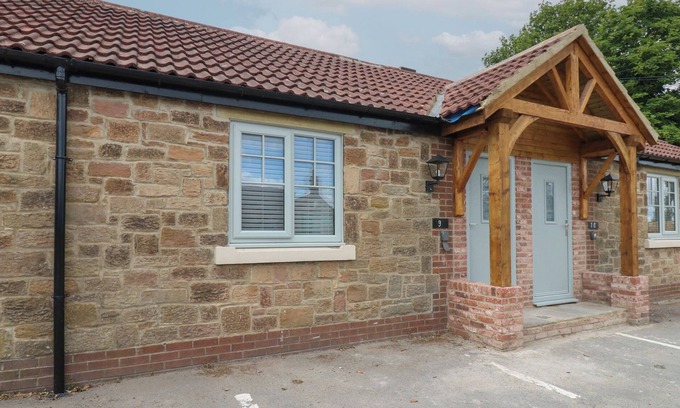 Durham Cabaña | COURTYARD COTTAGE NUMBER 9, pet friendly in Brandon, County Durham