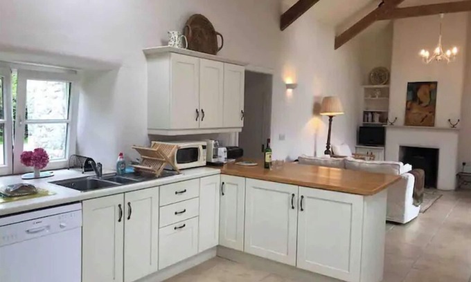 Pallaskenry Casa | Courtyard Cottage on working organic farm.