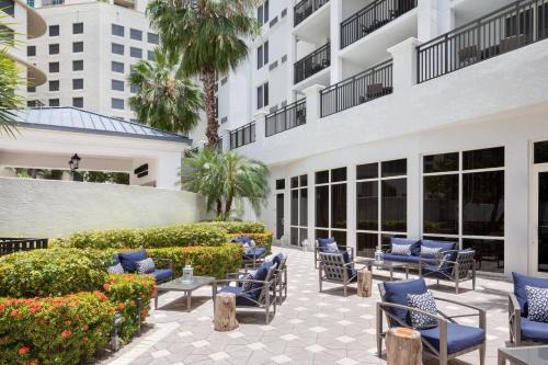 Downtown Hotel | Courtyard Miami Dadeland