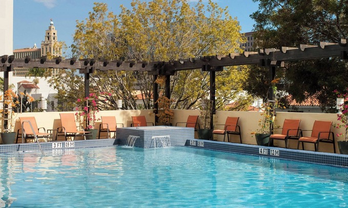 Coral Gables Section Hotel | Courtyard Miami in Coral Gables by Marriott