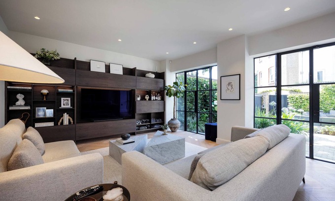 Hampstead Casa | Courtyard Oasis, by Veeve