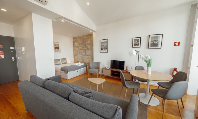 Campanha Apartamento | COURTYARD OPORTO DESIGN APARTMENT F