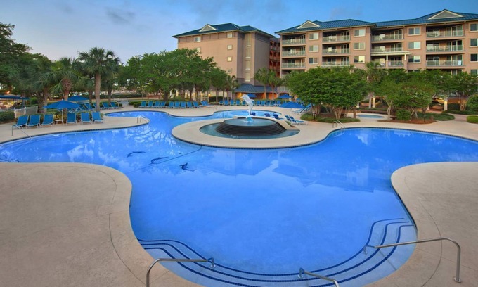 Hilton Head Island Complejo | Courtyard View - 2 Bedroom - Marriott's Grande Ocean - Full Resort Access