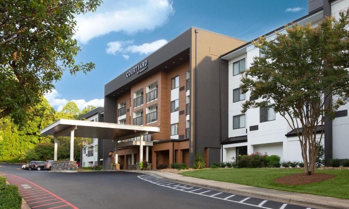 Winston - Salem Hotel | Courtyard Winston-Salem Hanes Mall