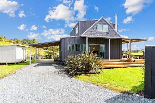 Waipu Cove Casa | Cove Family Haven - Waipu Holiday Home