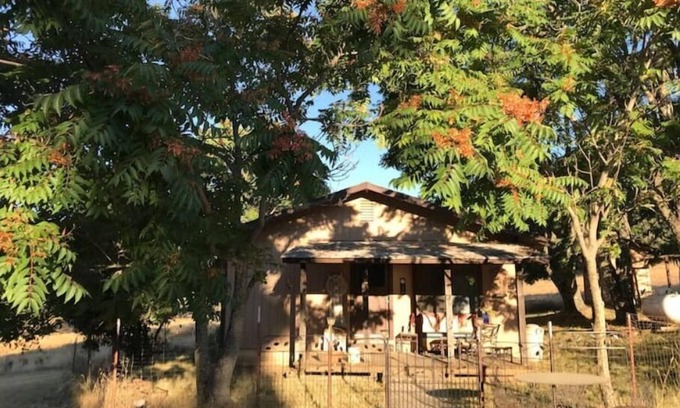 Fiddletown Cabaña | Cowboy Cabin Rustic cottage near Wine Country