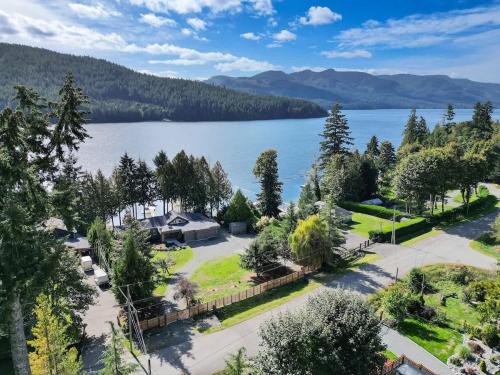 Youbou Casa | Cowichan Lake Manor