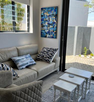 Sunset Beach Apartamento | Cowrie Cottage Self Catering