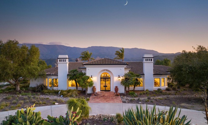 Santa Ynez Casa | Coyote Hills Ranch & Vineyard with pool & spa!
