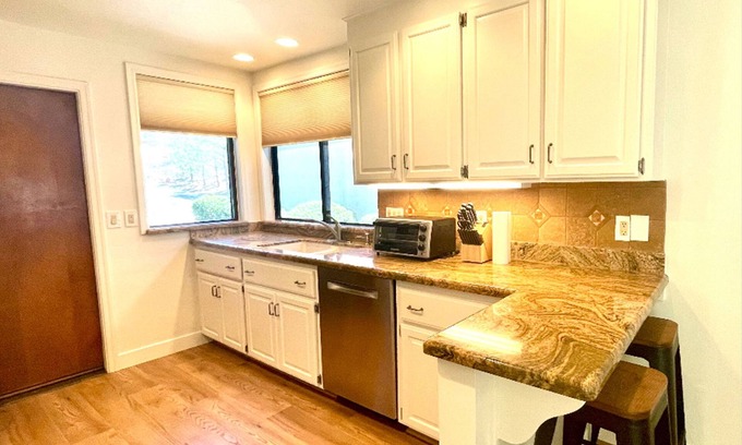 Hidden Valley Ranch Casa | Coyote Hollow in the Pines