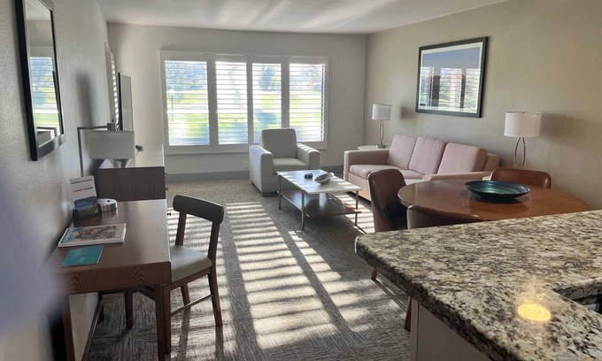 Cathedral City Complejo | Coachella weekend! Apr 10-14 Cozy 1-bdrm condo in resort in Cathedral City.