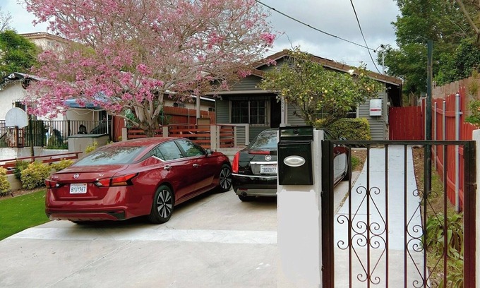 San Diego Casa | Cozy 1-bed, 1-bath, kitchenette Guest House in San Diego.