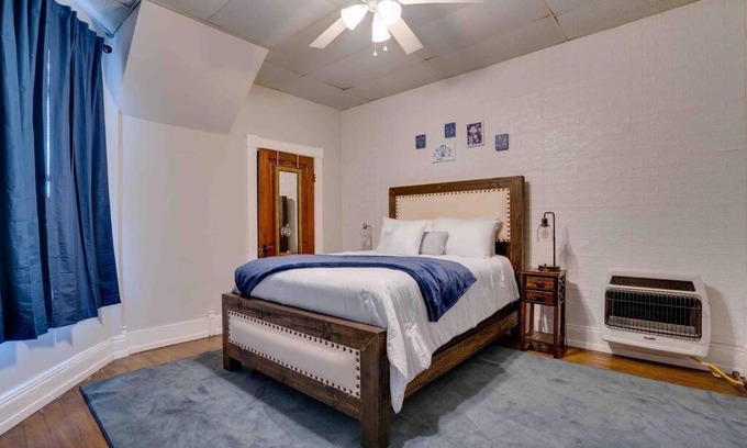 Columbia Apartamento | Cozy 1 Bed Historic Elmwood Park-Centennial House