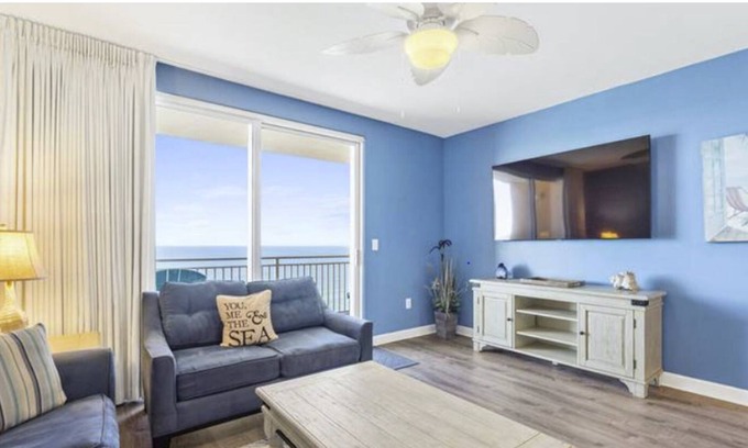 Miramar Beach Condominio | Cozy 1 Bedroom, Beach Front Condo!! Just listed! Beach Chairs Included!