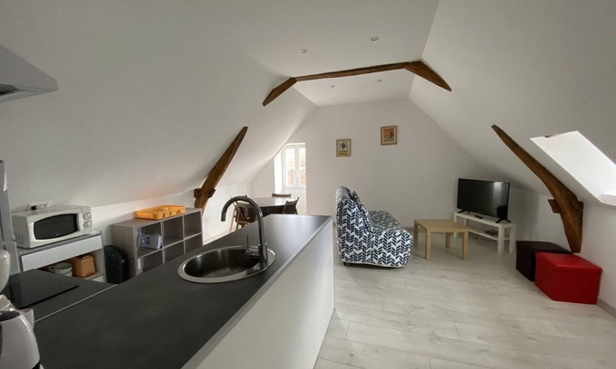 La Roche-Posay Apartamento | Apartamento céntrico cerca de los Termales con moderno equipamiento y estacionamiento