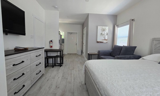Bodden Town Apartamento | Cozy 1-bedroom apartment in Beach Bay, Bodden Town, Grand Cayman.