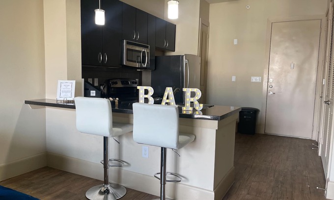 Washington Ave./ Memorial Park Apartamento | Cozy 1-Bedroom Apartment in Terrific Midtown Houston near Galleria and Downtown!