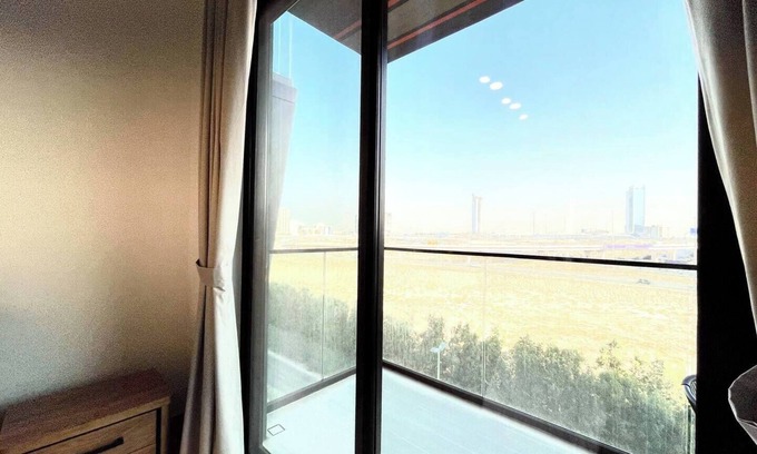 Jumeirah Village Apartamento | Cozy 1-bedroom apartment in awesome Dubai with WiFi, AC, fitness room