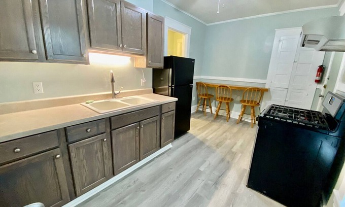 Erie Apartamento | Cozy 1-bedroom apartment in wonderful Erie with WiFi