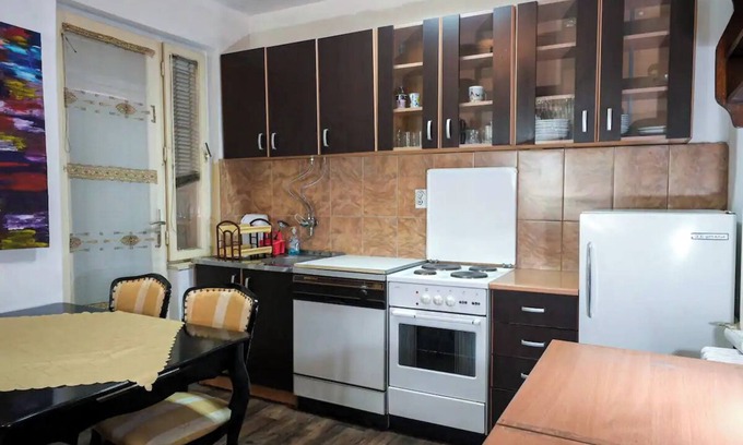 Centar Apartamento | Cozy 1-bedroom apartment in superb Skopje with AC, WiFi