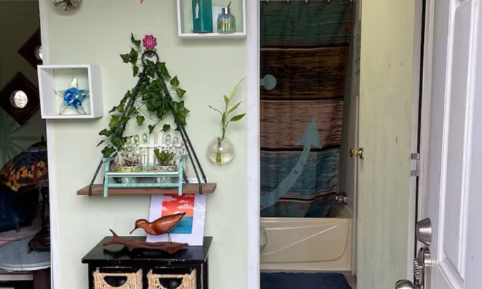 Buxton Apartamento | Cozy 1-bedroom apartment in tranquil Buxton, across from sound,with WiFi, AC