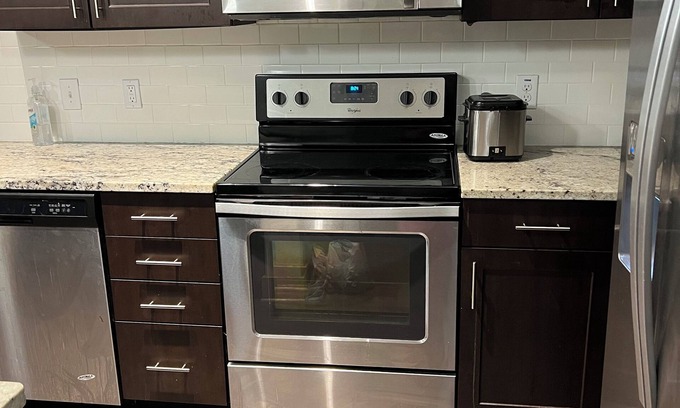 Las Colinas Apartamento | Cozy 1-bedroom apartment in fabulous Irving with WiFi, AC