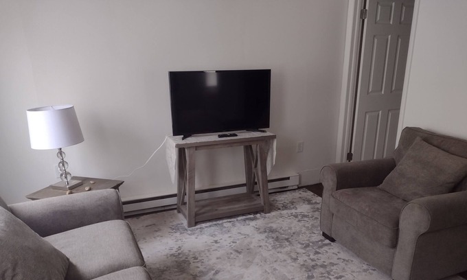 Solvay Apartamento | ~Cozy 1 bedroom apartment near Amphitheater and NYS Fairgrounds~