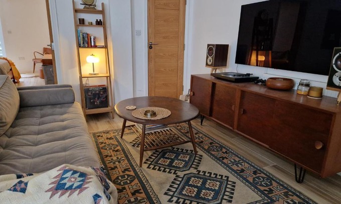 Cazenove Apartamento | Cozy 1 Bedroom Apartment with a patio for BBQs