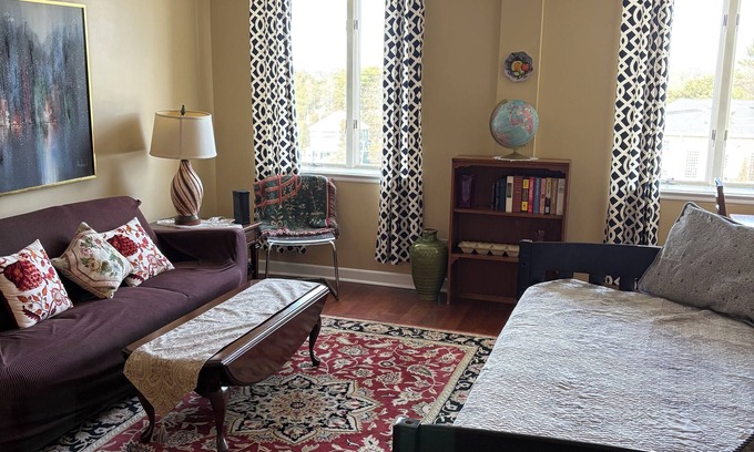Winston - Salem Condominio | Cozy 1-bedroom condo in Downtown Winston-Salem, free parking!