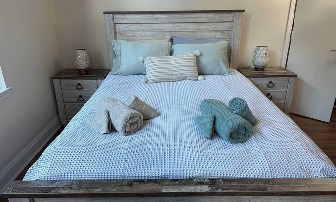Newbold Condominio | Cozy 1-bedroom condo with AC,fitness room in welcoming Philadelphia/WITH PARKING