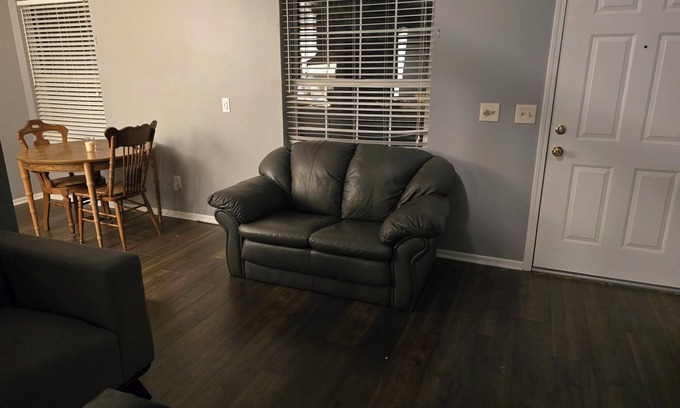 Clawson Condominio | Cozy 1-bedroom condo near downtown Clawson with WiFi, AC
